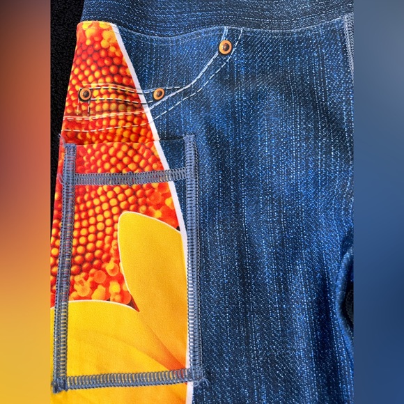 INKnBURN Sunflower Capris - Picture 11 of 14